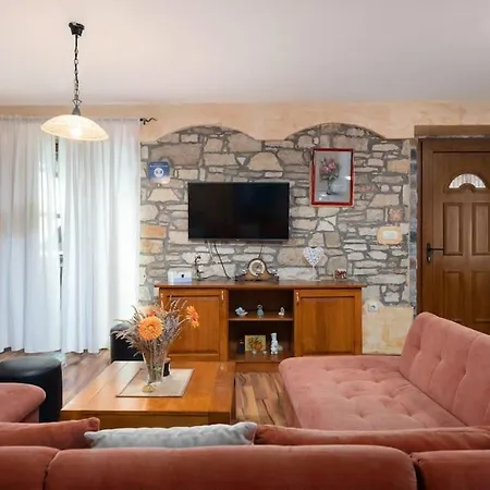 Apartment Rosello 2 *