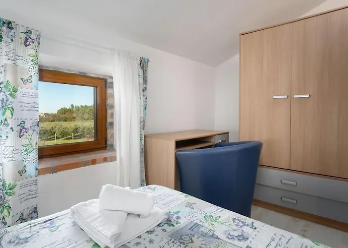 Rosello 2 By Briskva *