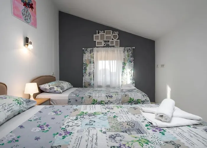 Rosello 2 By Briskva Novigrad Istria