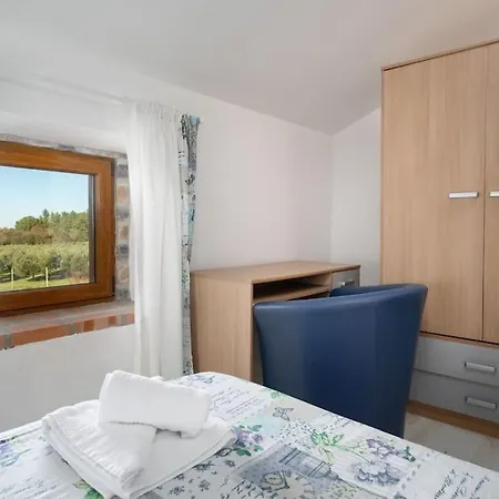 Rosello 2 By Briskva *