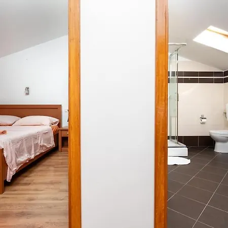 Rosello 2 By Briskva Novigrad Istria